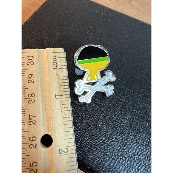 Disney Trading Pin Pluto Sugar Skull and Crossbones - Picture 6 of 6